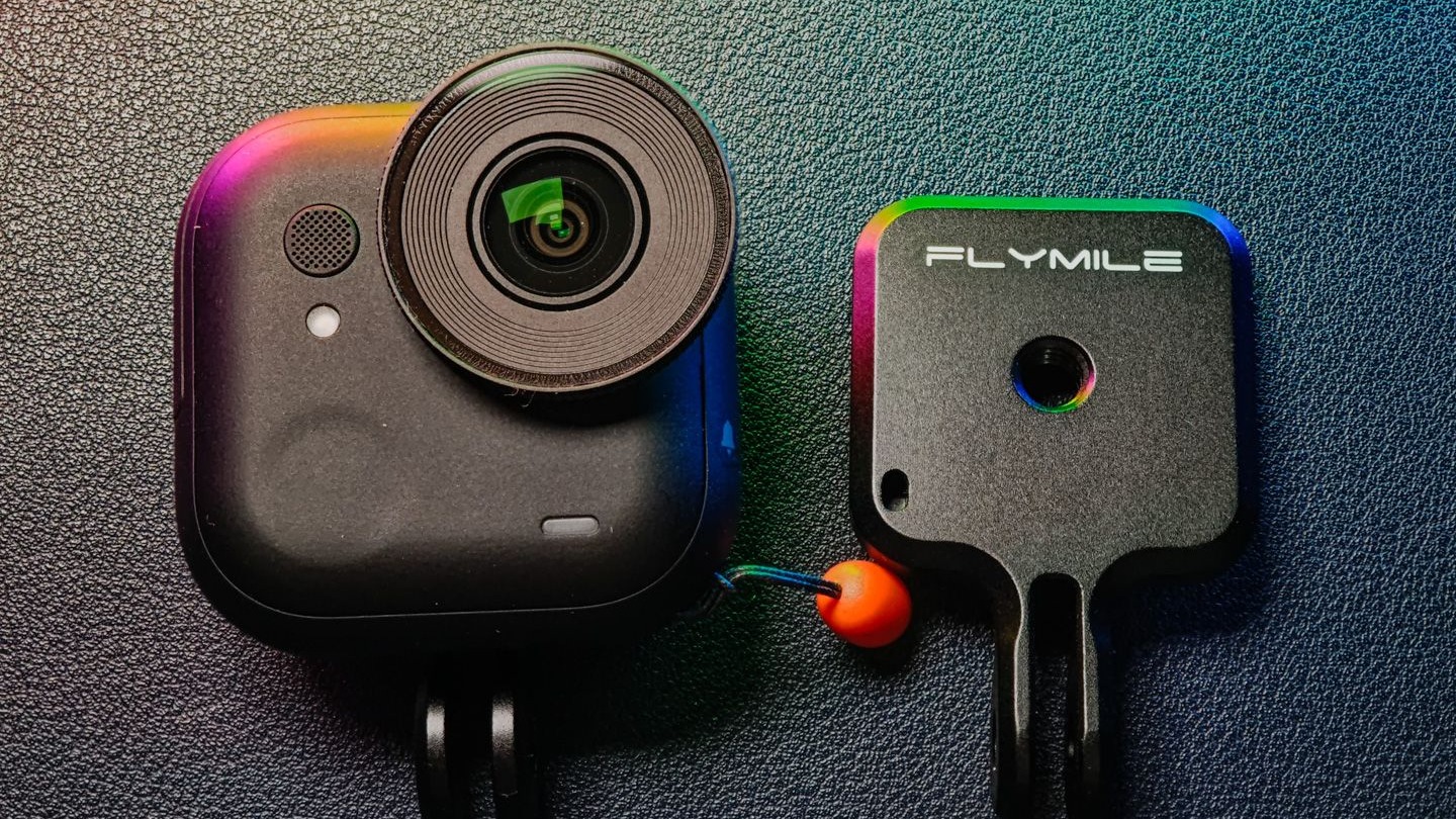 相机后背磁吸的优点与不足 Flymile Insta360 GO Ultra 直角金属磁吸底座设计精妙分析