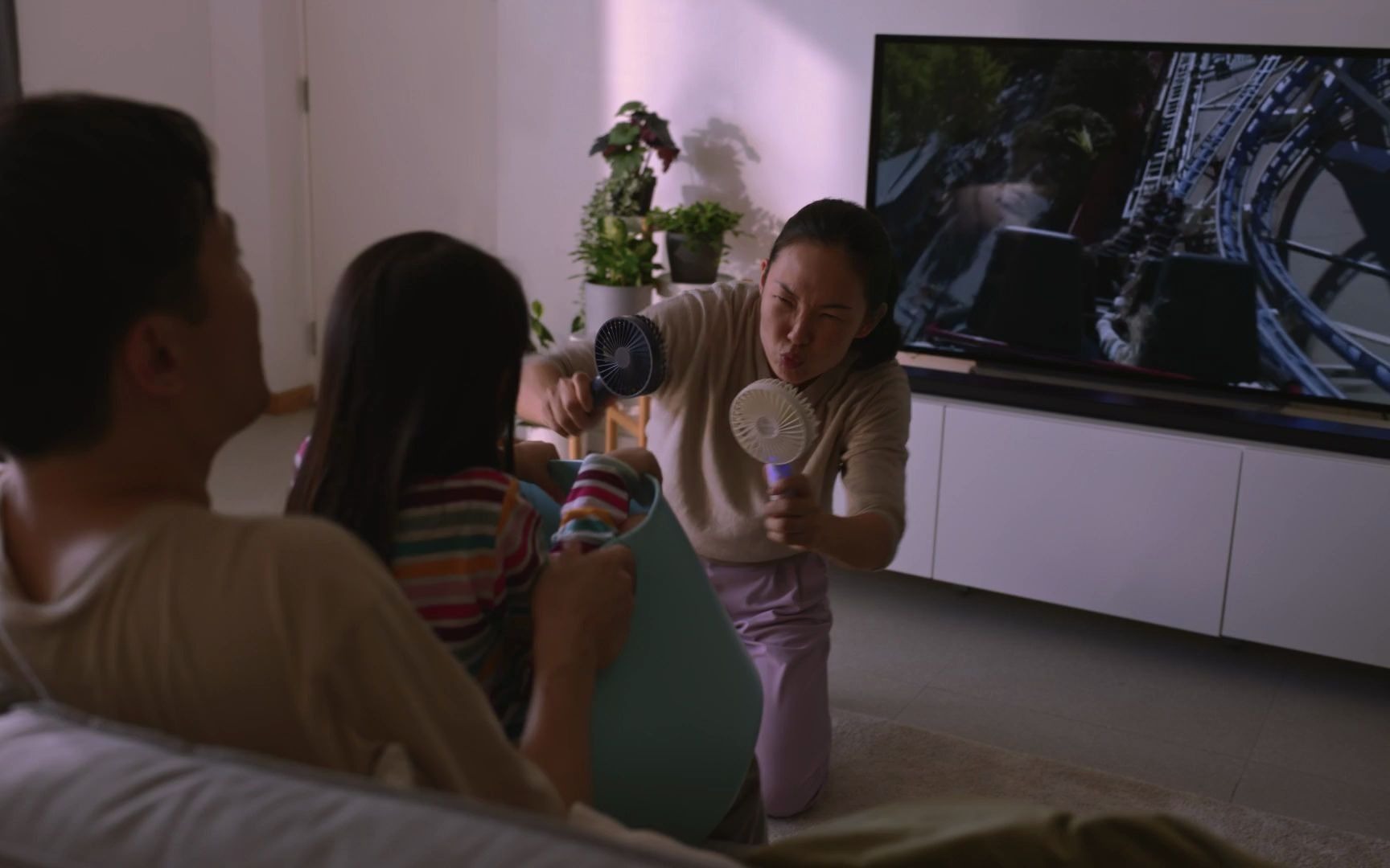 新加坡宜家IKEA温馨广告片 《家是不同的世界》文案重点参考  一家人幸福家庭生活状态组参考学习