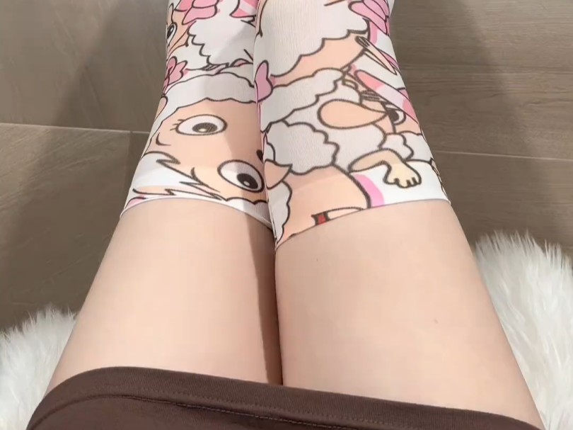 Is it okay to have knee high socks?
