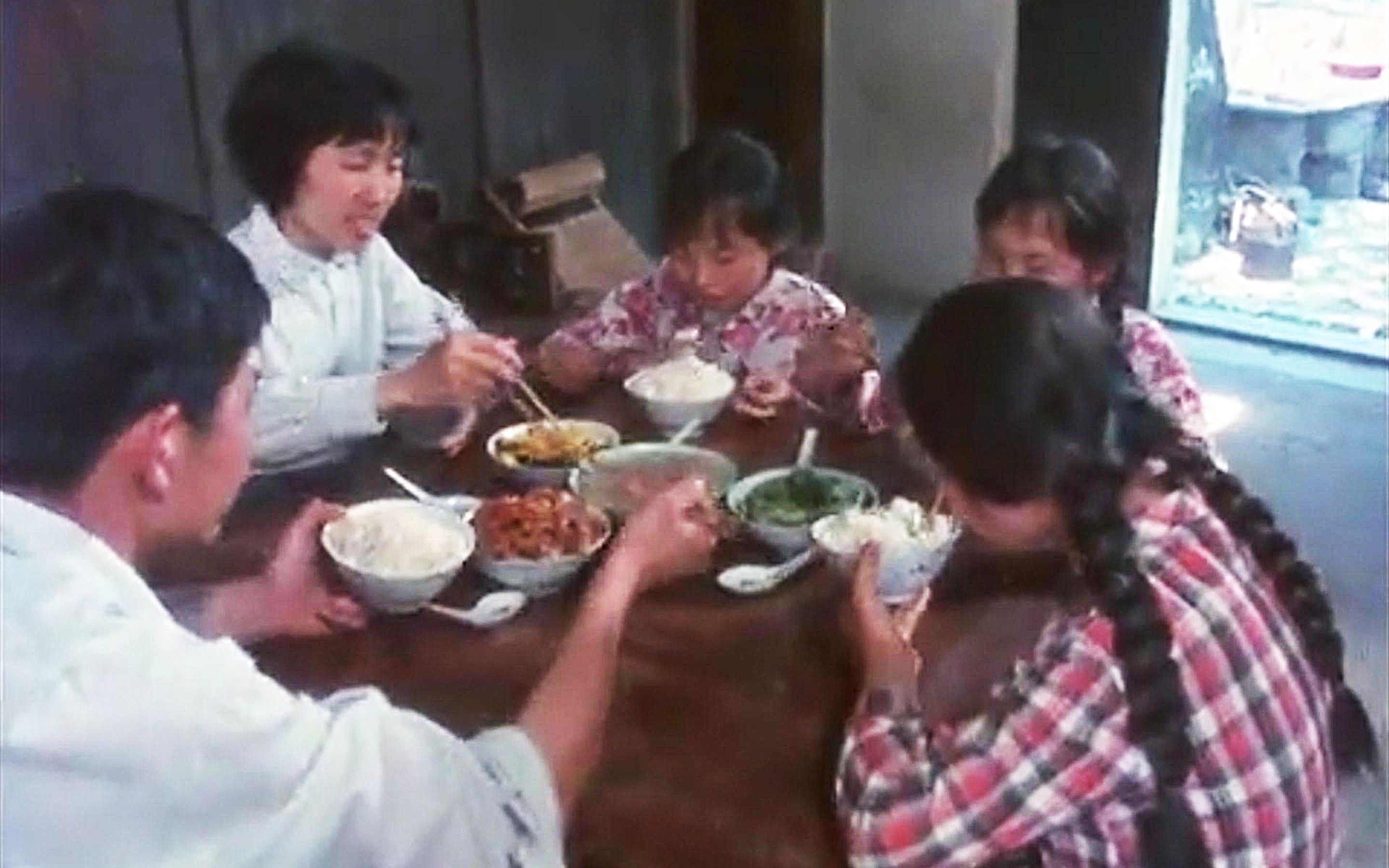 80年代苏州人制作午餐全过程：三菜一汤荤素搭配，看着真香！