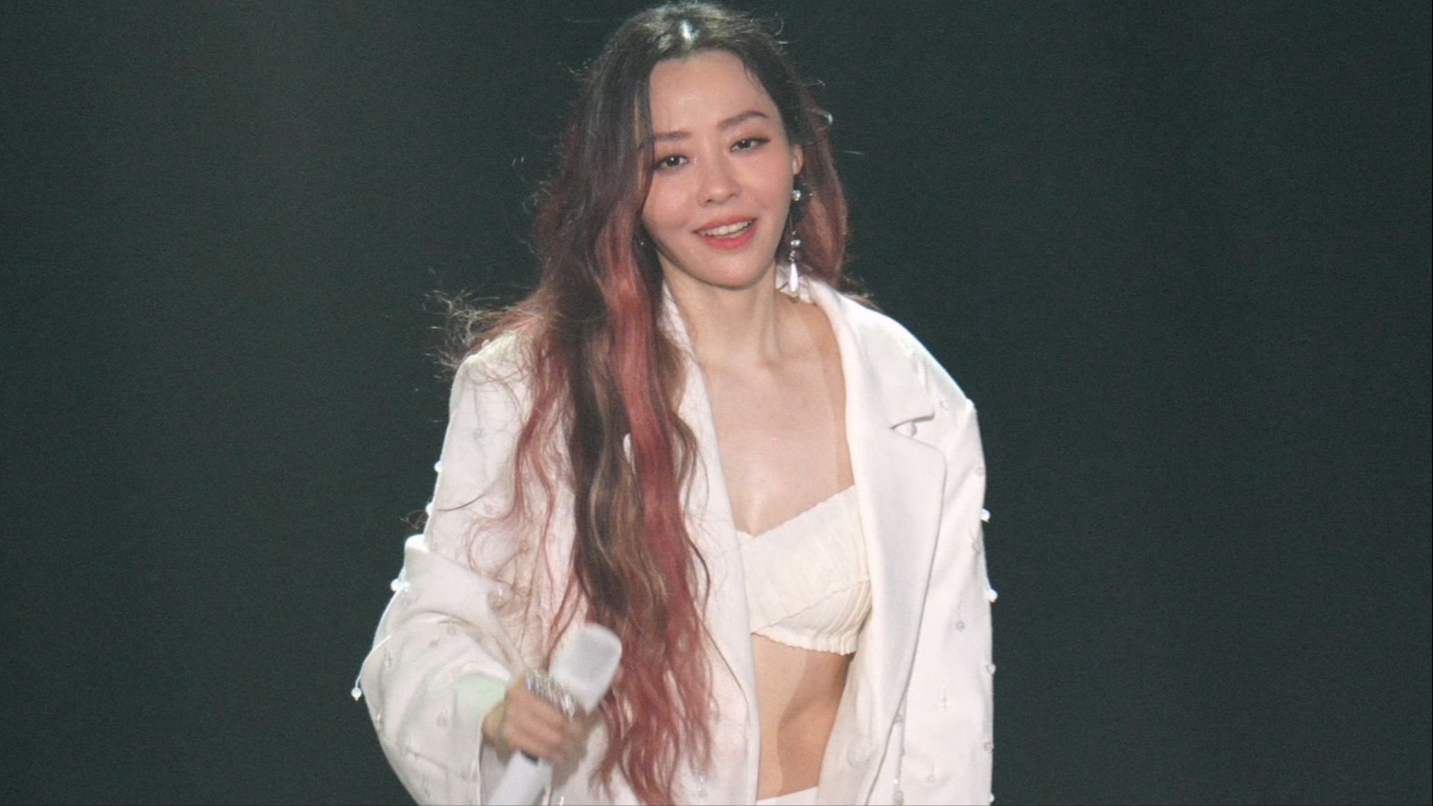 [Hifi无损]张靓颖《如果这就是爱情》看人还是听歌,在线等挺急的，绍兴演唱会超正拍摄