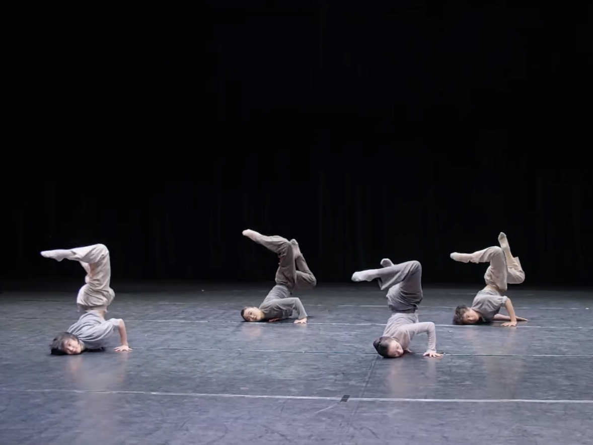 北京舞蹈学院《现代舞技术训练——气息下的运动》70周年70堂公开课