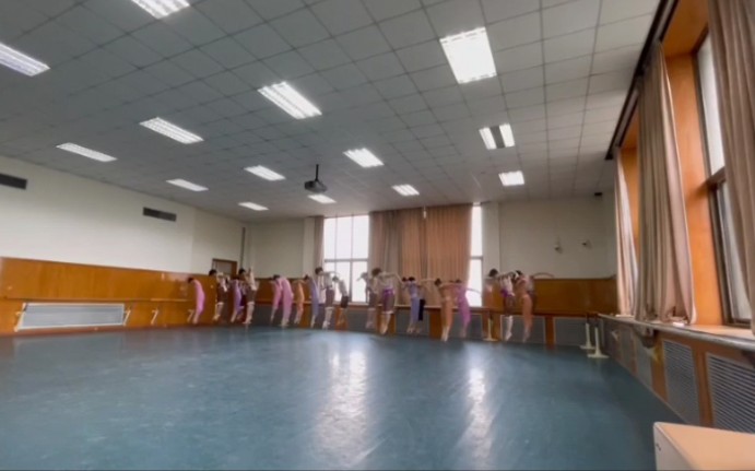 北京舞蹈学院古典舞经典剧目《黄河》第四乐章，教室排练版  古典舞2019级二班全体