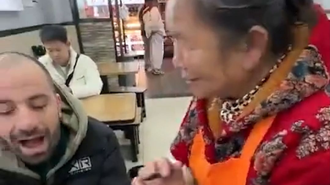 “不会英语，照样和老外无障碍交流！”#今日份快乐，看完不笑的可以确定抑郁症了！