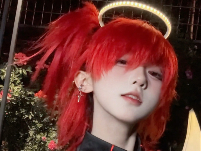 - 既然是天使 用这个角度的眼神看你怎么了！！