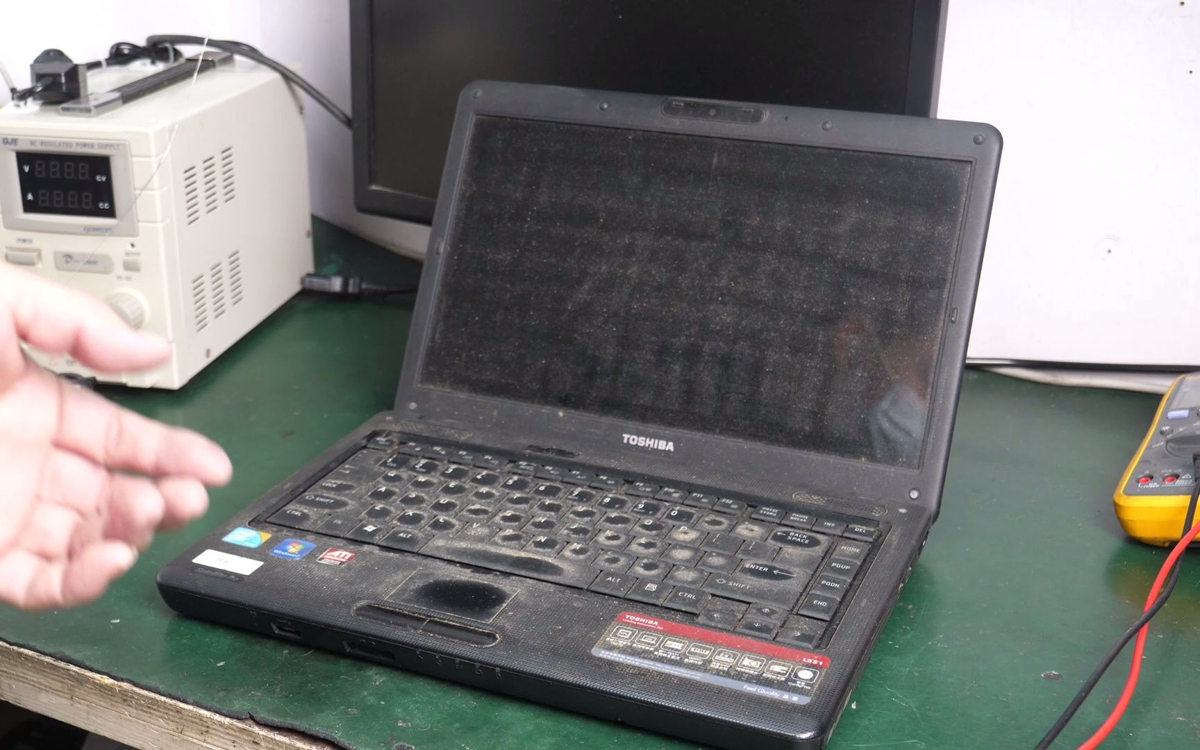 为情怀而修 老东芝L551 笔记本开机不显 加焊翻车后 简单换件搞定