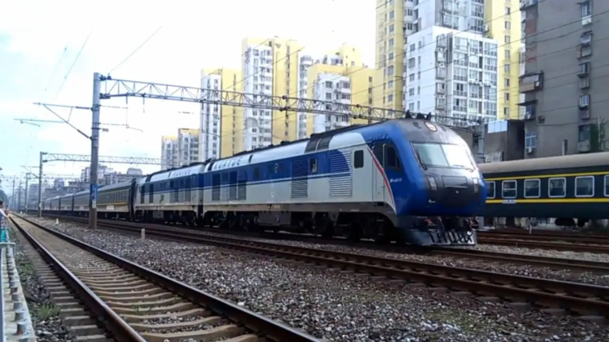 【京九铁路】df11g牵引k492加速出站合集