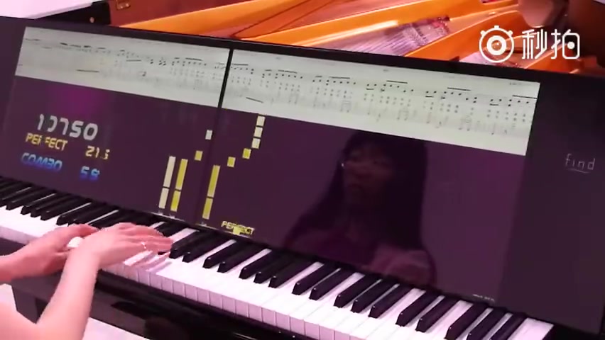 钢琴还可以这样弹，和玩音游一样