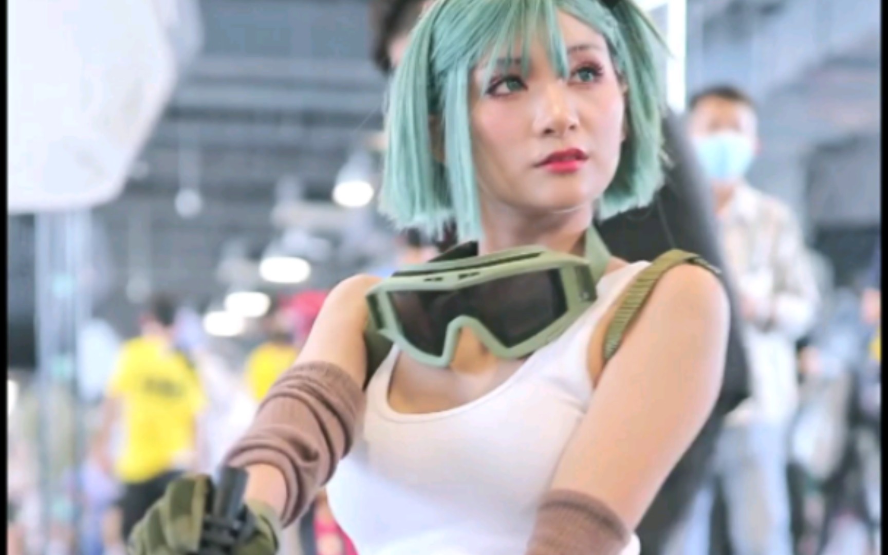 Comic-Con Gun Girl