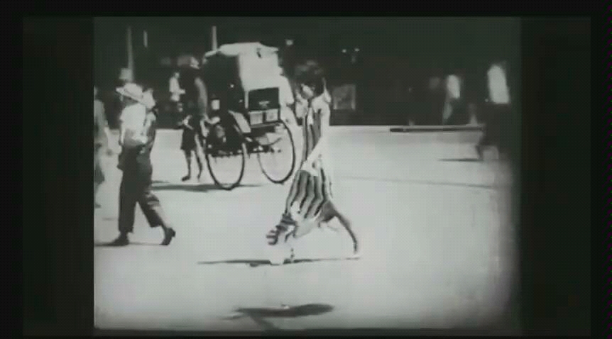 【历史影像】1930年（90年前）上海南京路拍到的富家小姐