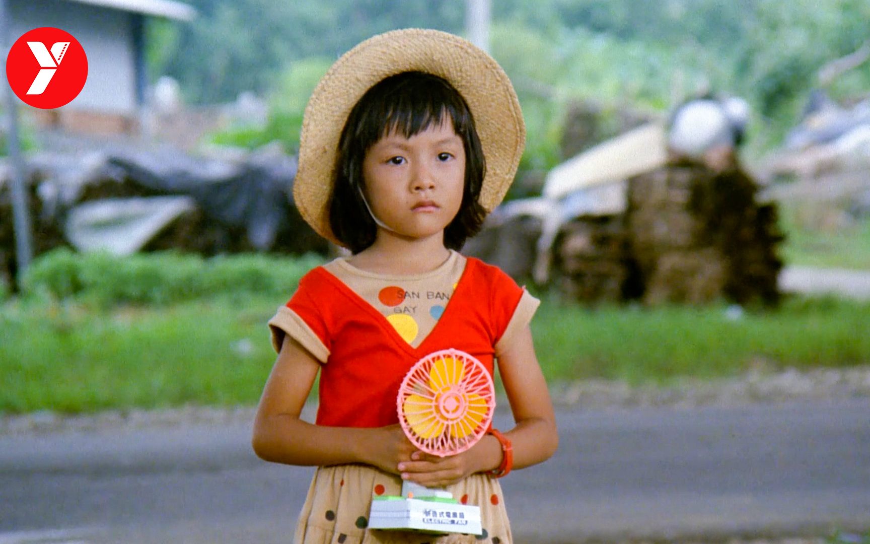 【越哥】当年导演抵押房子，票房惨淡差点破产，30年后却成影史经！《冬冬的假期》