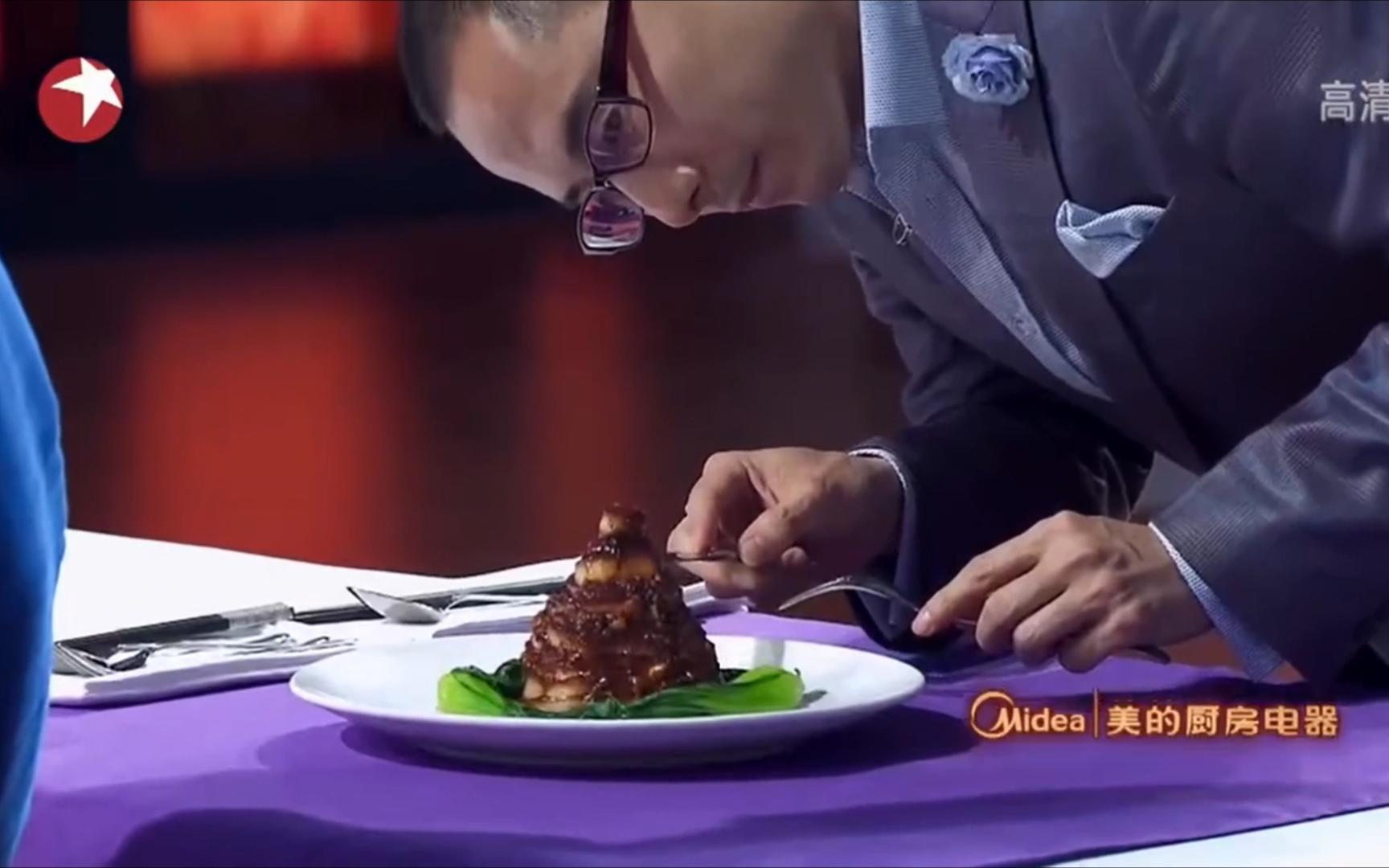 《顶级厨师》中国乔布斯罕见给出正面评价 纪晓光三强压力赛表现出众