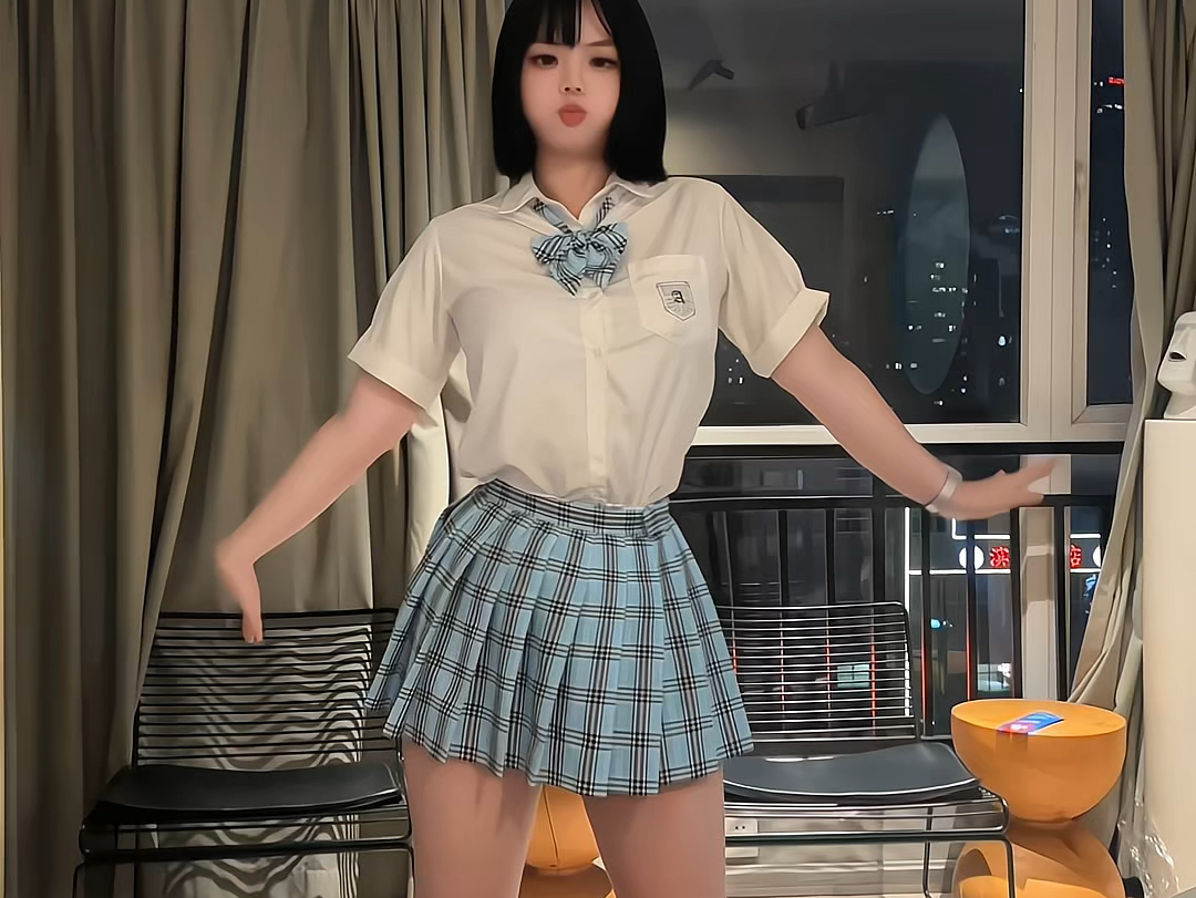 Mwah, mwah, mwah, mwah, mwah.