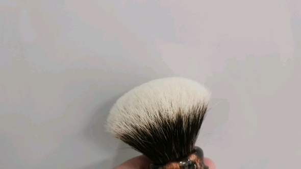 Tzn  shaving brush