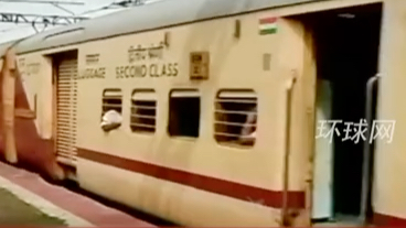 印度8名劫匪在火车上轮奸新婚女子，警方已逮捕7人