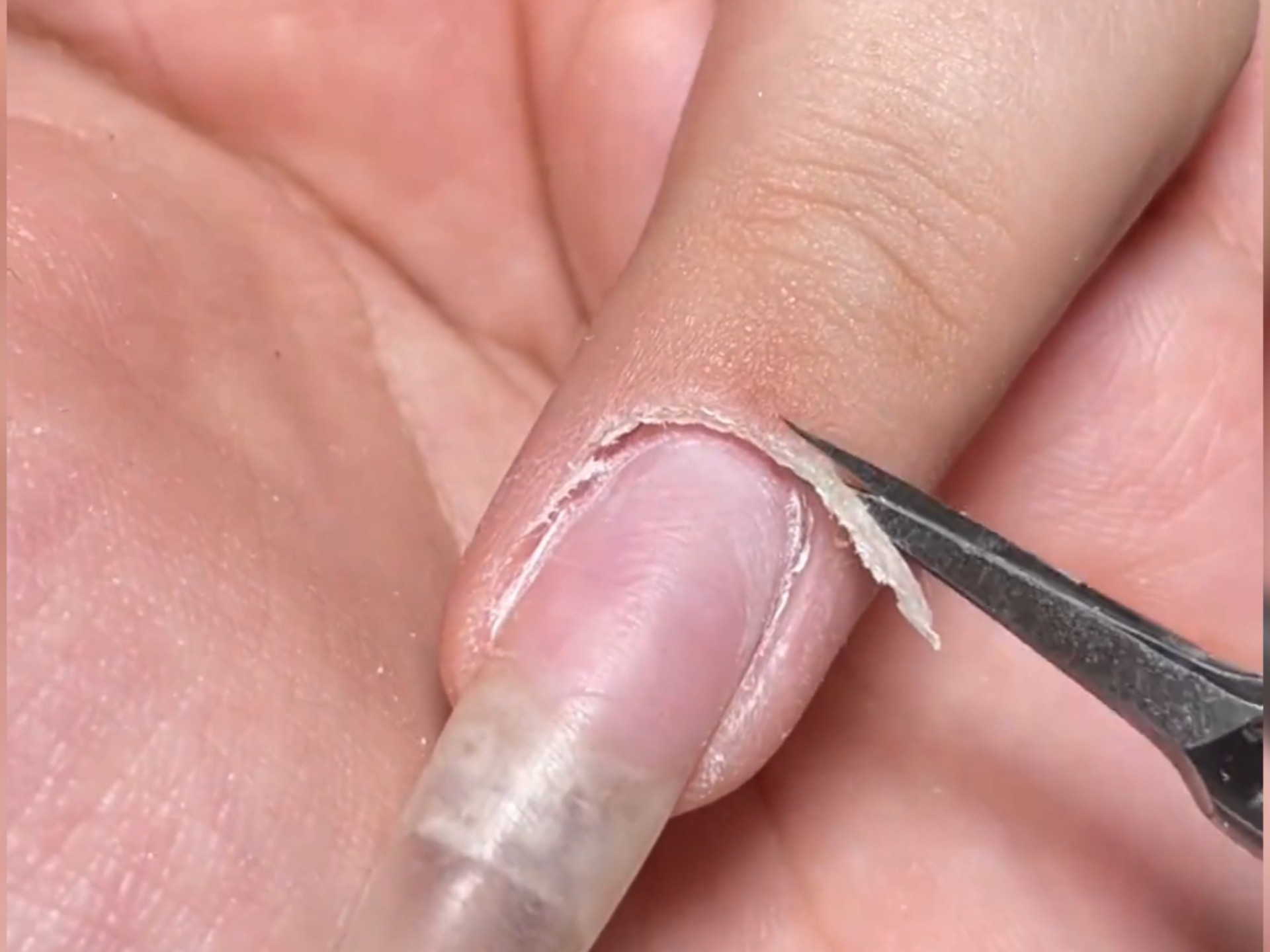 “这就是我不做美甲的原因……”