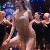 李一桐：老娘不装了！2023一舞封神美到窒息，无处安放的魅力好撩