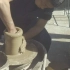 【老城深巷】陶罐拉坯制作过程，20年老师傅现场制作。