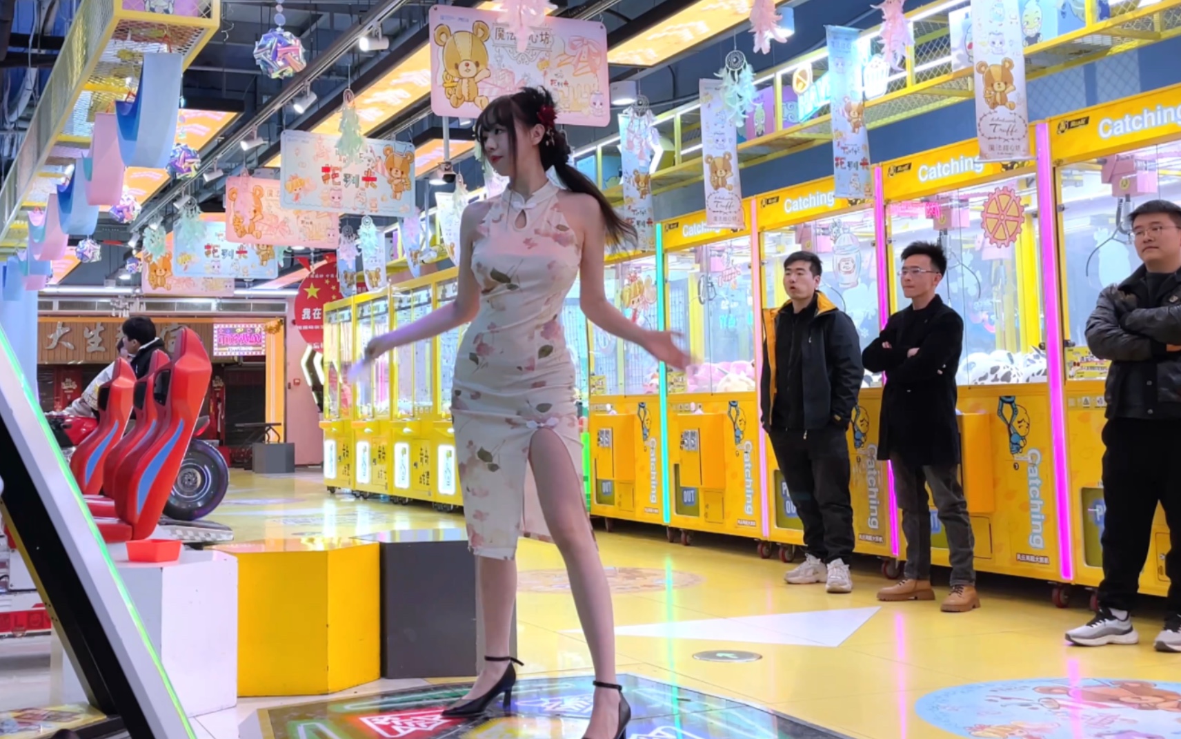 女人味拉满，旗袍高跟鞋版something，优雅风赛高