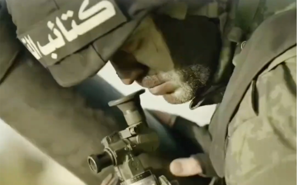 11月6日，哈马斯最新作战画面：列装整齐装填弹药，迫击炮弹齐发轰击以军阵地