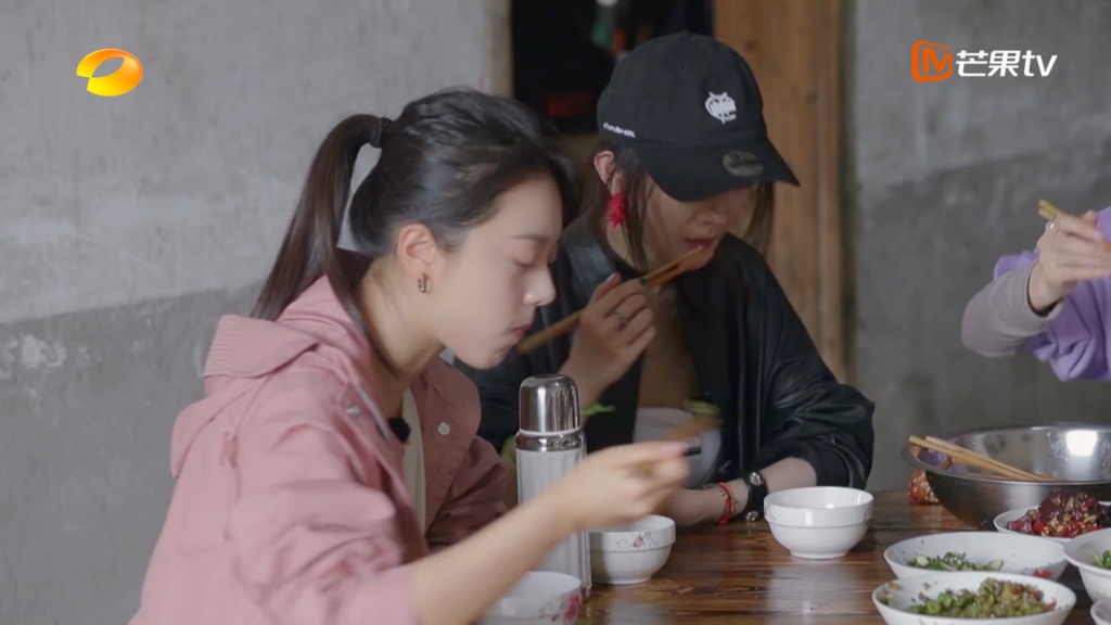 Zhao Jinmai learns Northeastern dialect adorably!