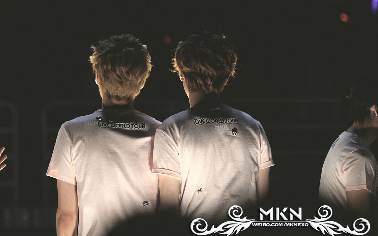 【牛灿】【krisyeol】120520 LA SMT ENDING 世纪牵手 吹气球哔哩哔哩 (゜゜)つロ 干杯~bilibili