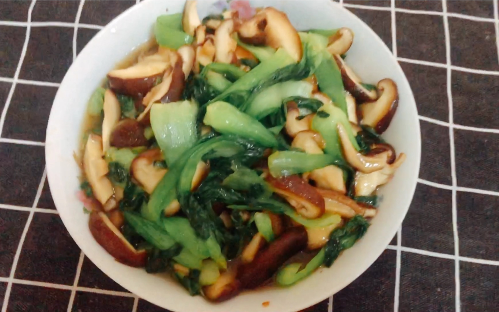 蘑菇炒油菜怎么做_蘑菇炒油菜的做法_豆果美食