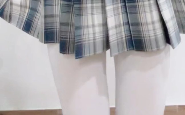 You can always trust white cotton pants.