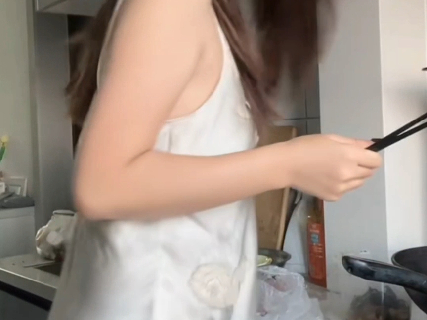 生病的娃，带货的妈