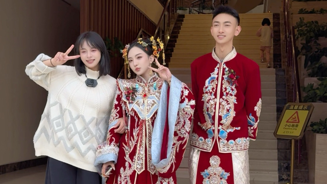 她把喜宴带给流浪猫，也在这儿也有了娘家人。
