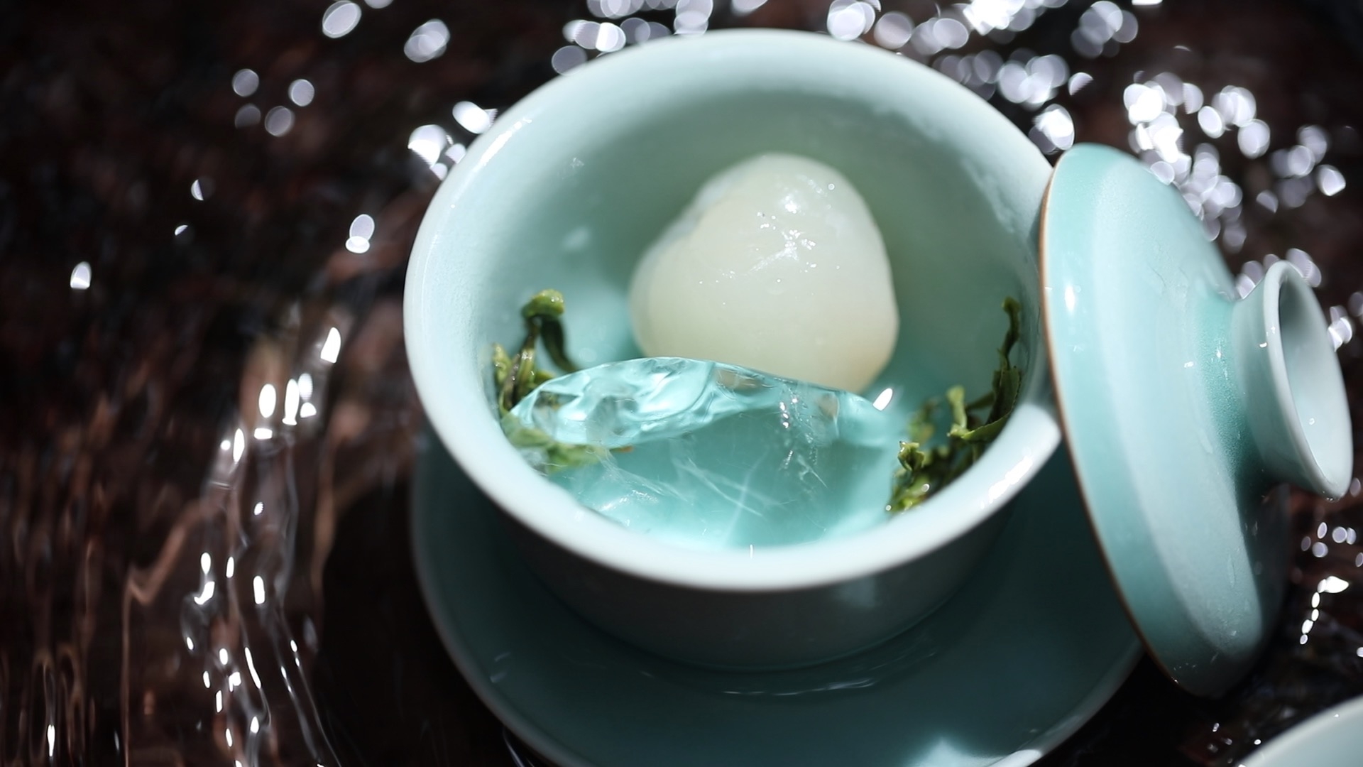 过夏天。冰镇荔枝饮