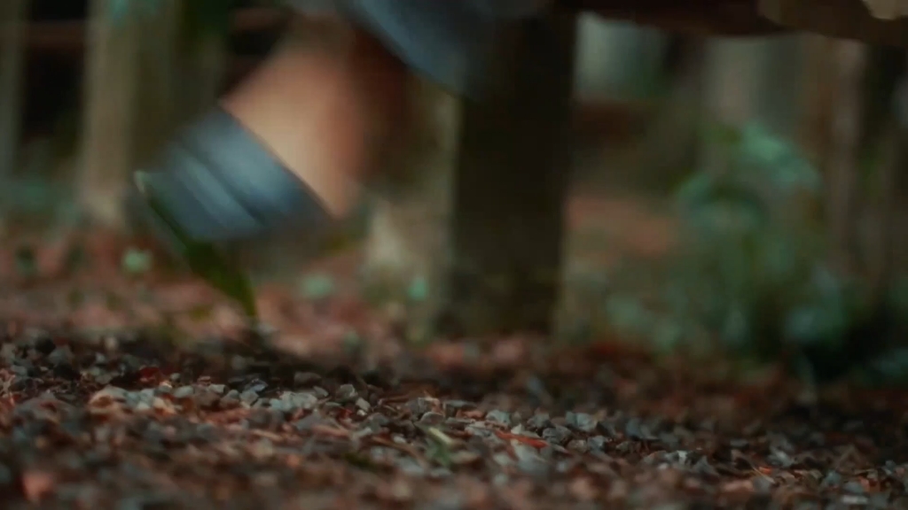 女记者想揭露罪犯，没想到自己也成了受害人，成了尸体的她嘴里还被塞满了玻璃球😲