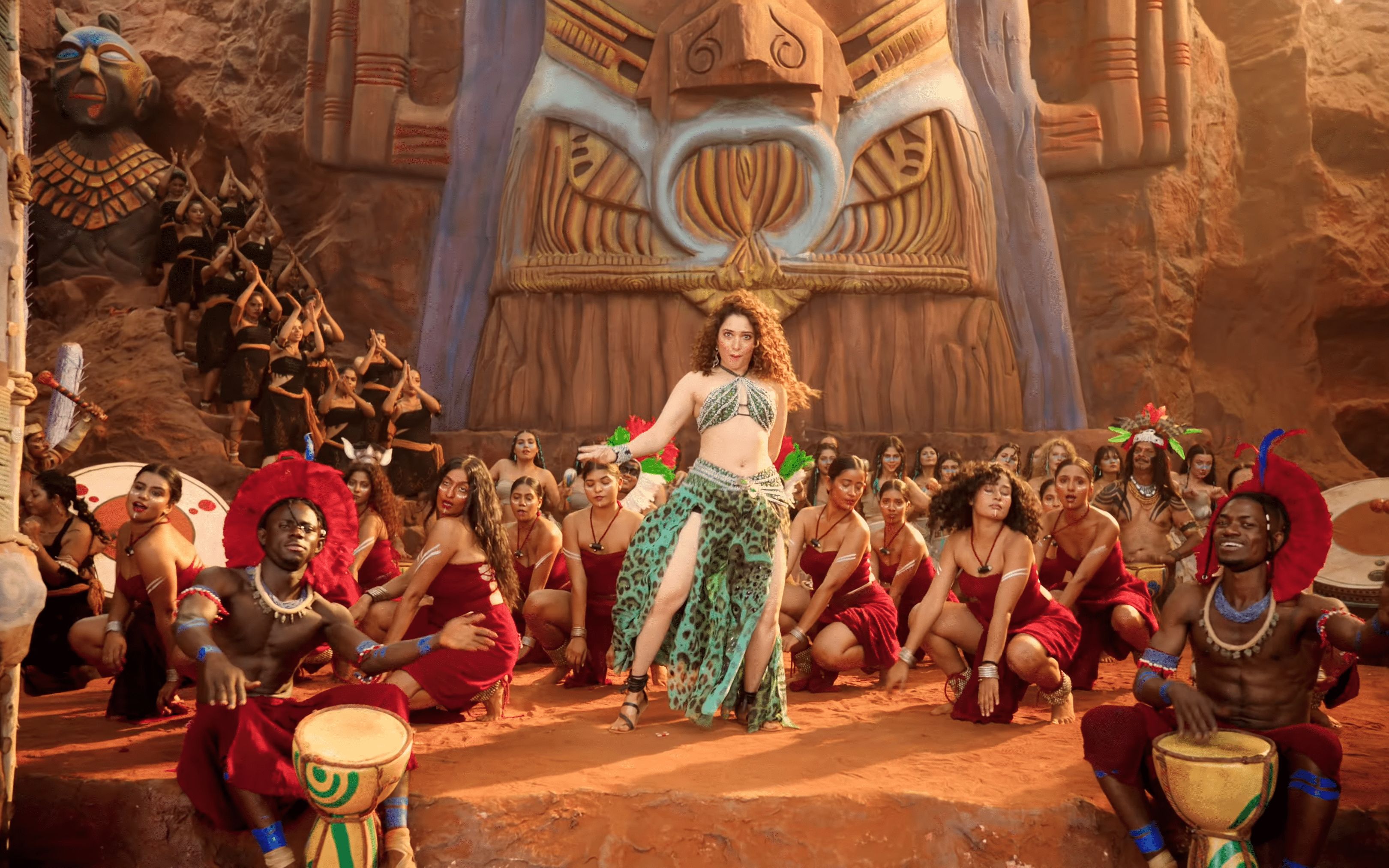 巴霍巴利王女主最新性感MV，印度女星真是太豁得出去了