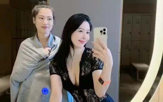 Between my fingers, there are still remnants of your yesterday.