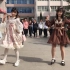 震惊！两名高中生竟然穿小裙子在高中当街尬舞！【触摸天空】