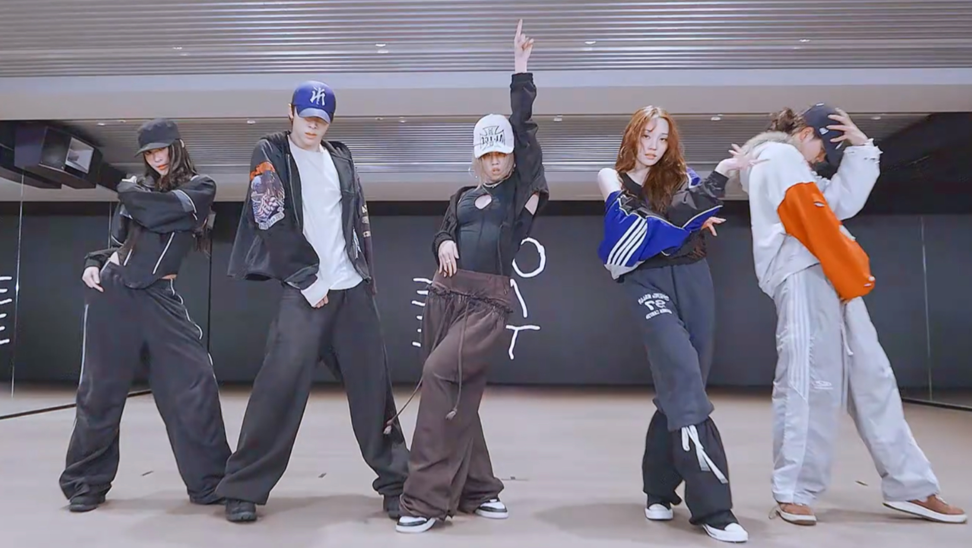 『4K镜面扒舞』ALLDAY PROJECT回归先行曲ONE MORE TIME镜面运镜练习室 加亮+音源替换 慢倍速 分段循环 副歌单P 扒舞用