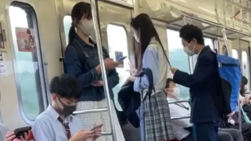 在电车上遭遇痴汉！？