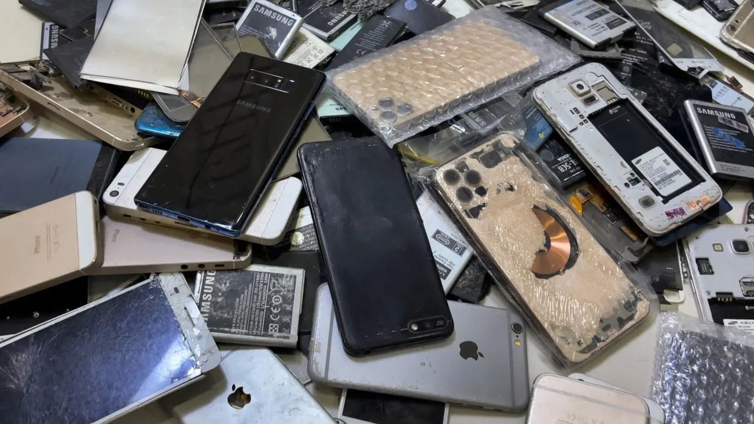 修复损坏的华为Y6 2018手机，维修损坏的手机