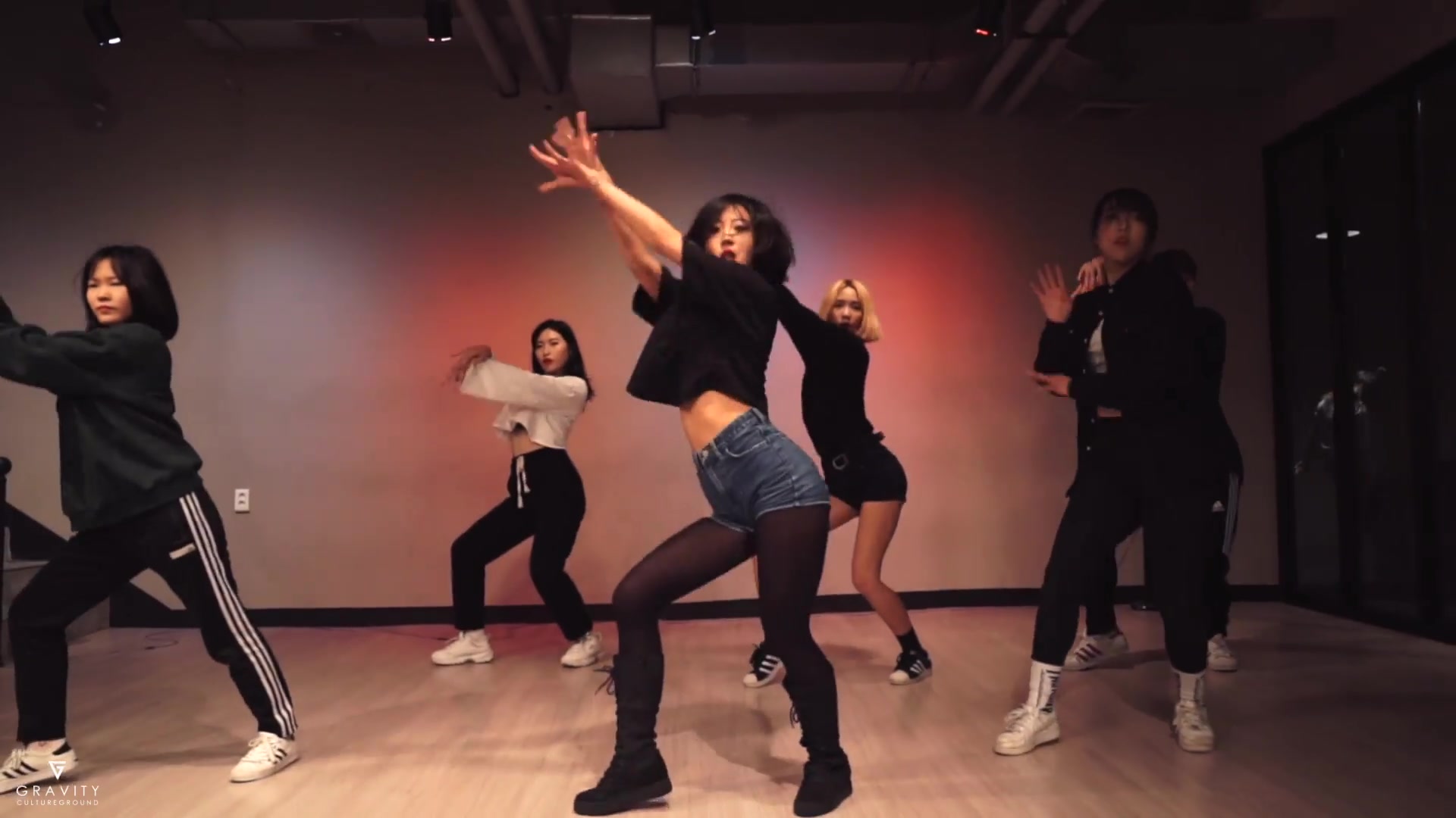 【欧尼有点撩】超撩短发女神chany性感黑丝jazz编舞卡妹havana