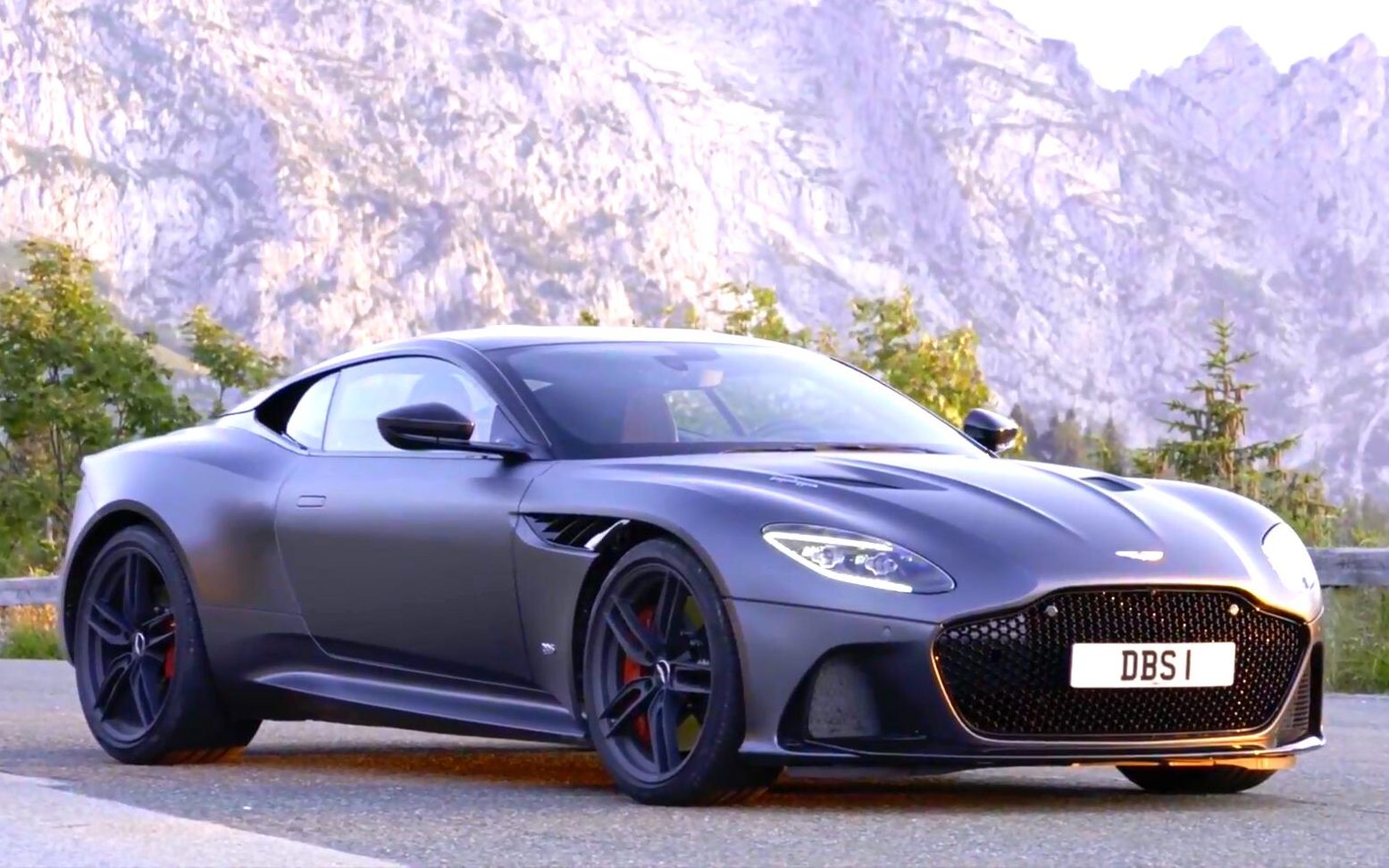 2019款灰色阿斯顿马丁dbs supperleggera【性感超级gt跑车】