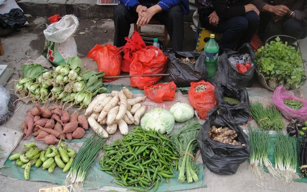 哑巴女人和她的小菜摊,1分钟诠释善良