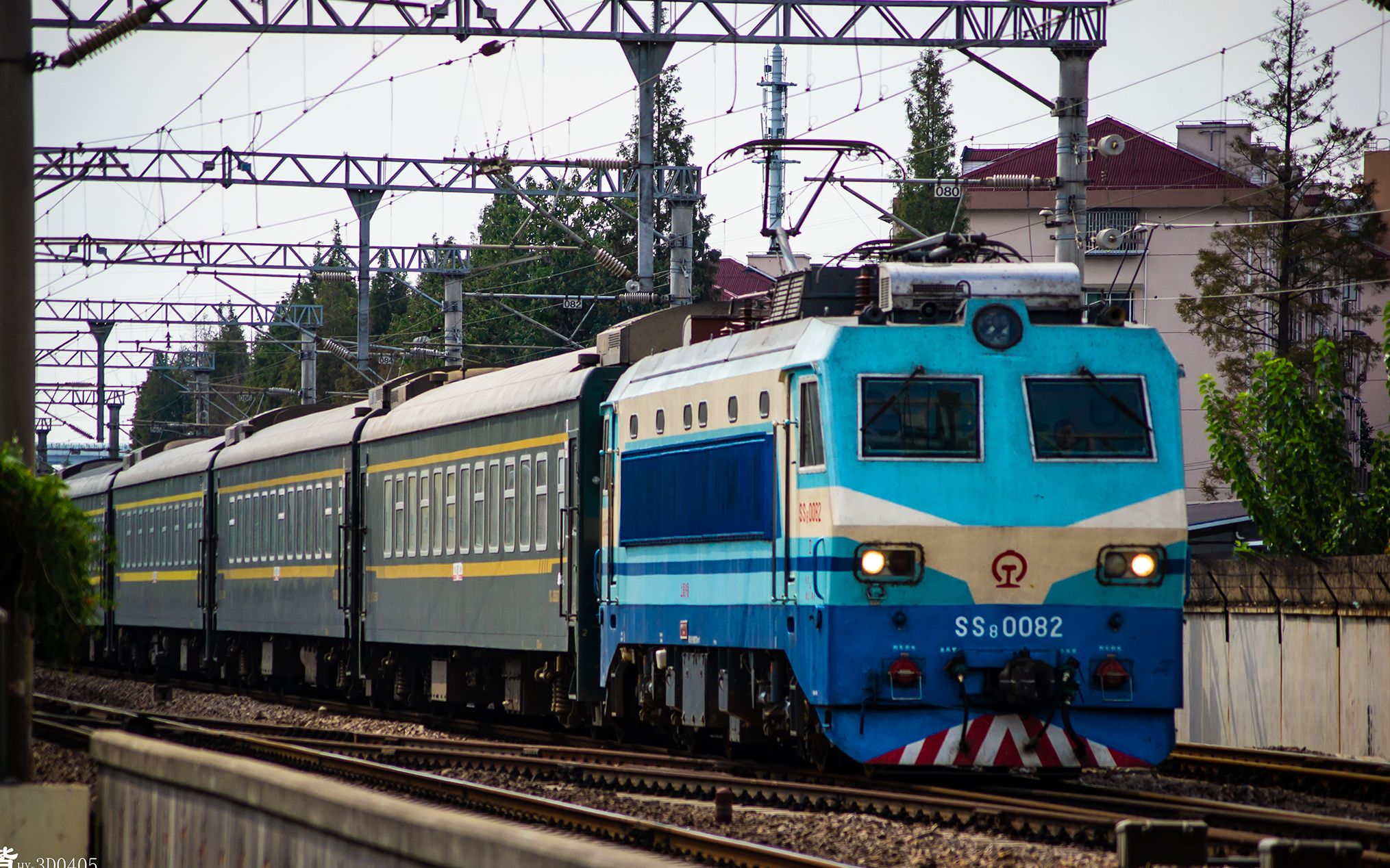 【中国铁路【回忆】纪念上海机务段第一批退役的韶山8型电力机车