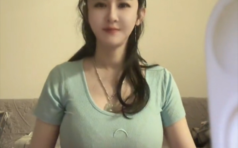 Hawthorn doesn't know white roses.