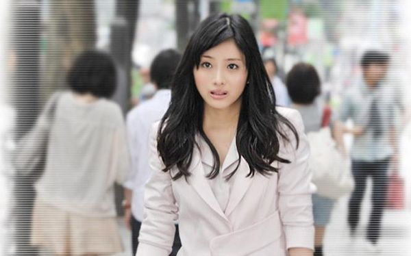 碰到关于"一部电视剧,一个女的本来很有钱,不过交了一个男朋友v乡村乡村家庭言情电视剧图片