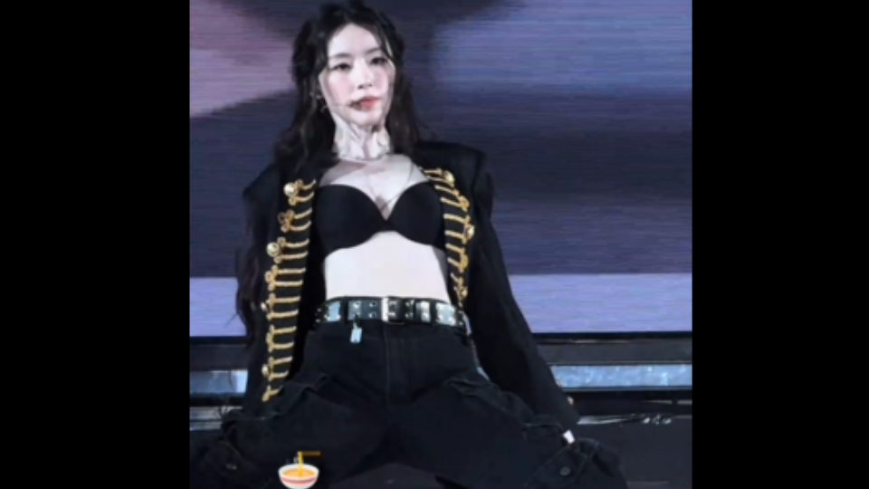 终于听到英专 i want that 了 这套服装真的特别帅#直拍 idle演唱会 音乐现场