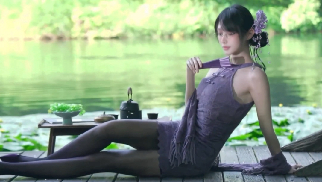 可盐可甜眼镜娘