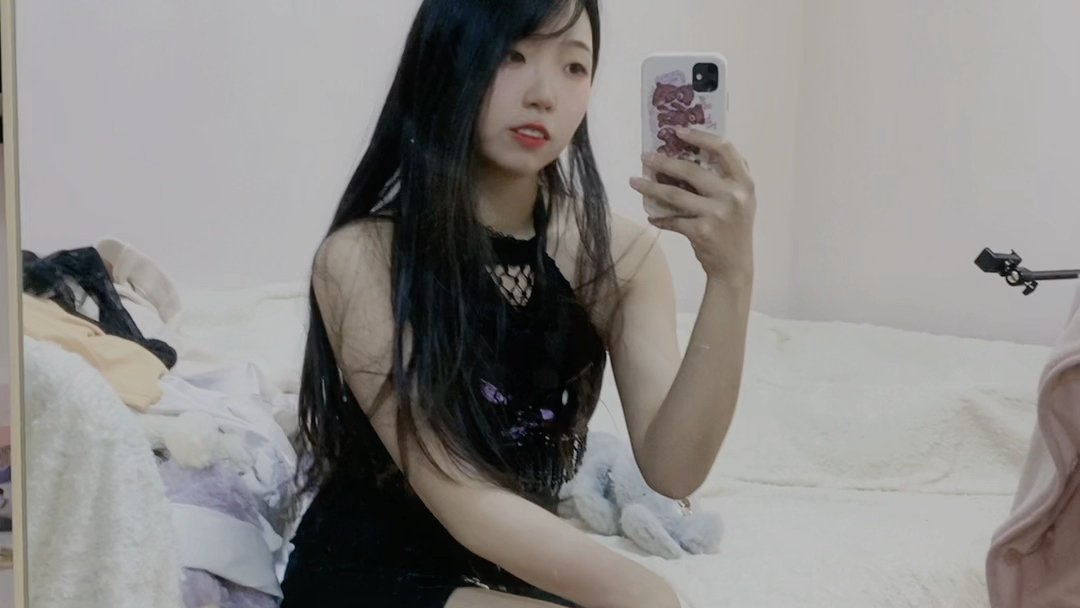 Who am I! It's your sister!