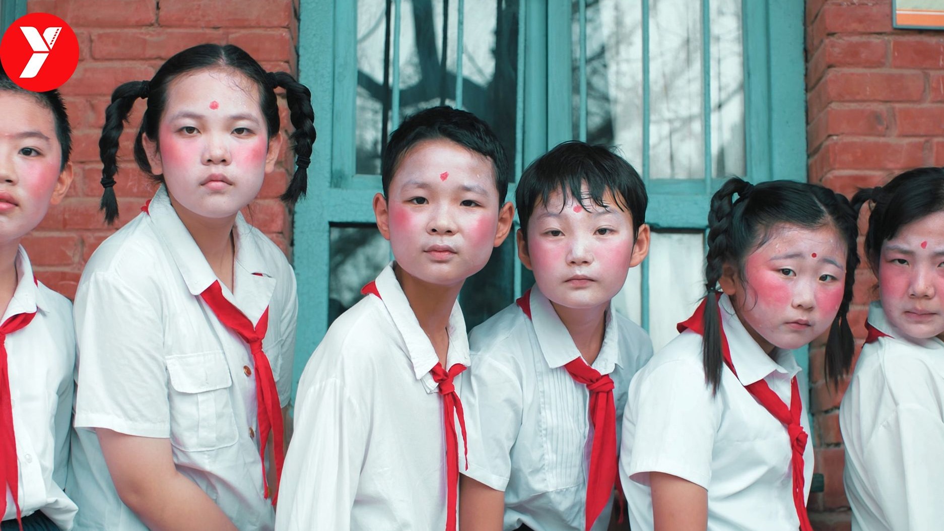 【越哥】家长连夜二刷！2025年小成本神作，每个镜头都在刺痛成年人！