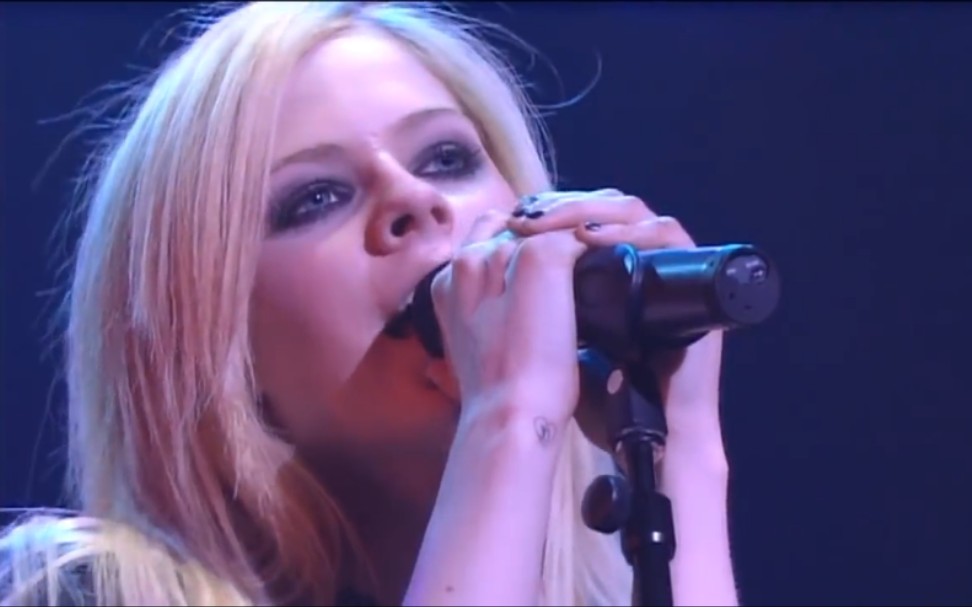 avril-lavigne-anything-but-ordinary-live-hd-bilibili