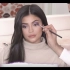 【Kylie Jenner】介绍新品紫色眼影盘画法 | Introduces the New Kylie Cosmeti